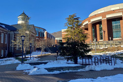Schön, schöner, App State! Links sieht man die Kuppel der Library und rechts den Bookstore.